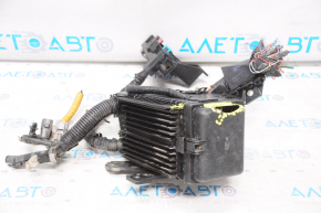Underhood fuse box with radiator Lexus RX400h 06-08 cracks, broken fasteners