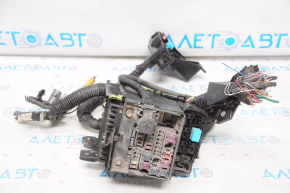 Underhood fuse box with radiator Lexus RX400h 06-08 cracks, broken fasteners