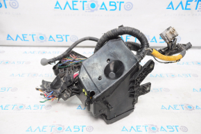 Underhood fuse box with radiator Lexus RX400h 06-08 cracks, broken fasteners
