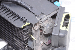 Underhood fuse box with radiator Lexus RX400h 06-08 cracks, broken fasteners