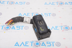 Ford Fusion mk5 13-20 underhood fuse box connector left