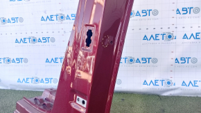 The central left body pillar of VW Atlas 18-24 is sawn off, butt