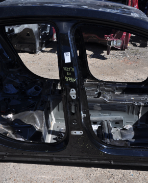 Body pillar central right Chevrolet Volt 16 - on the body, bumps, dent