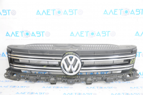 Radiator grill assembly VW Tiguan 12-17 rest with badge, cracks, broken mount, bumps and sand on chrome