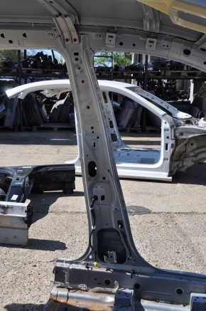 Body pillar central left Nissan Rogue 14-20 on the body, bumps