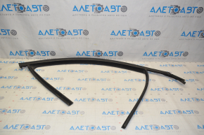 Front right glass seal Kia Sorento 16-20