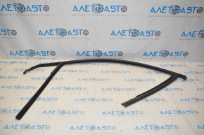 Front right glass seal Kia Sorento 16-20