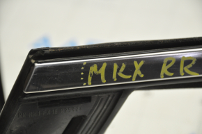 Glass seal rear right Lincoln MKX 16- with upper chrome molding, scratches, for polishing