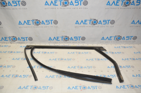 Upper rear left door molding Ford Edge 15 - chrome with glass seal, scratches, for polishing