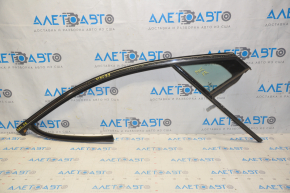 Upper door molding with glass seal and triangle front right Lincoln MKC 15- scratches, for polishing