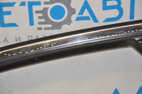 Upper door molding with glass seal and triangle front right Lincoln MKC 15- scratches, for polishing
