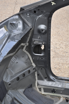 Front right quarter Chevrolet Volt 16 - on the body, graphite