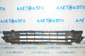 Lower grille of front bumper VW Jetta 15-18 USA without parking sensors, no fragment, pressed
