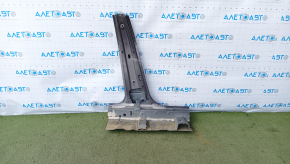 The central left body pillar of Honda Insight 19-22 is sawn off, pokes
