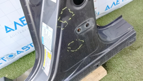 The central left body pillar of Honda Insight 19-22 is sawn off, pokes