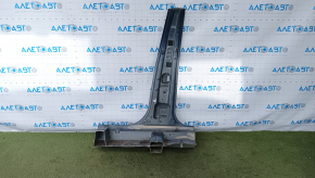 The central right body pillar of Hyundai Santa FE 19-20 is sawn off