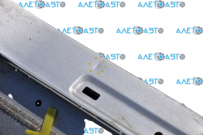 The central left body pillar of Acura MDX 14-20 is sawn off, butts