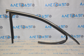 Upper front right door molding VW Passat b8 16-19 USA chrome with glass seal, scratches