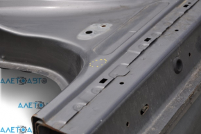 The central right body pillar of Ford Fusion mk5 13-20 is sawn off, butts