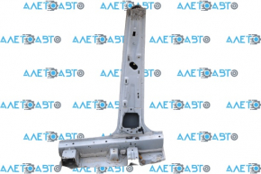 The right center pillar of a Ford Escape MK3 13-19 has been cut off.