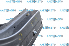 The central right body pillar of Hyundai Sonata 11-15 is sawn off, pokes