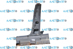 The central right body pillar of Hyundai Sonata 11-15 is sawn off, pokes