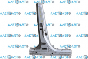 The central right body pillar of Subaru Legacy 15-19 is sawn off, pokes