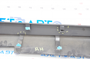 Right threshold Jeep Cherokee KL 14 - structure, broken fasteners