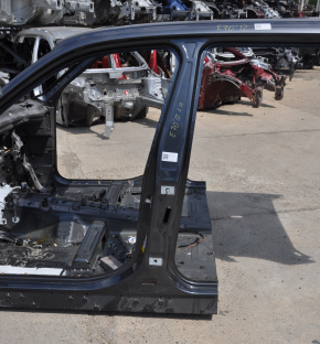 Body pillar central left BMW X5 E70 07-13 on the body