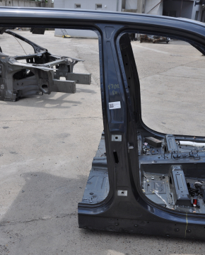 Body pillar central right BMW X5 E70 07-13 on the body