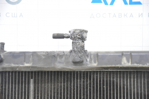 Radiator cooling water Nissan Rogue 14-20 burnt, no cover