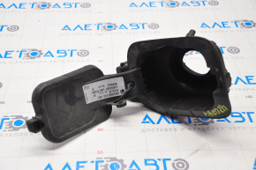 VW Jetta 11-18 USA fuel filler flap housing complete, latch broken