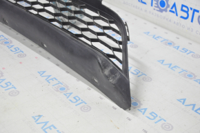 Lower grille of the front bumper Honda Accord 16-17 rest, structure, broken honeycombs, pressed, scratches