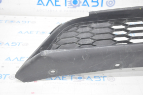 Lower grille of the front bumper Honda Accord 16-17 rest, structure, broken honeycombs, pressed, scratches
