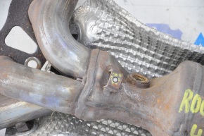 Exhaust manifold with catalytic converter Nissan Rogue 14-20 broken bolt