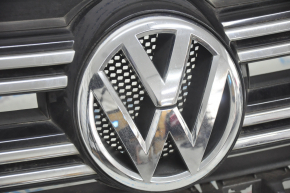 Radiator grill assembly VW Tiguan 12-17 rest with badge, sand