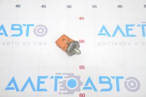 Fuel pressure sensor VW Tiguan 09-17 on the fuel rail