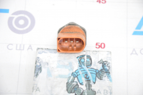 Fuel pressure sensor VW Tiguan 09-17 on the fuel rail