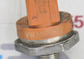 Fuel pressure sensor VW Tiguan 09-17 on the fuel rail