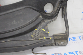 Windscreen wiper grille plastic Nissan Leaf 13-17 fractures, without plugs