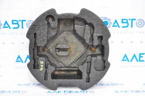 Foam plastic under the Hyundai Elantra AD 17-20 tool is crushed, cracked