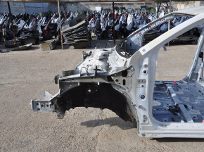 Front left quarter Toyota Highlander 14-19 white, on the body