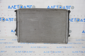 Radiator cooling water VW Tiguan 18-24 broken fastener, bent, cans opened, bottom dented
