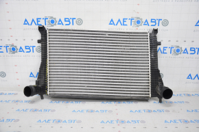 VW Tiguan 18-24 intercooler is bent, cans are opened, the fastener is broken