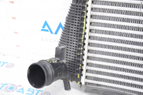 VW Tiguan 18-24 intercooler is bent, cans are opened, the fastener is broken