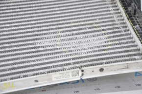 VW Tiguan 18-24 intercooler is bent, cans are opened, the fastener is broken