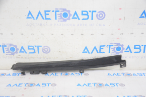 Seal wing hood-wing left Toyota Camry v40 broken fastening