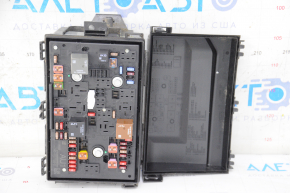 Chevrolet Volt 11-15 underhood fuse box assembly, broken mount