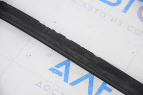 Right windshield molding Nissan Pathfinder 13-20 seal dried out