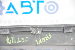 Lower grille of front bumper VW Jetta 15-18 USA without parking sensors, cracked